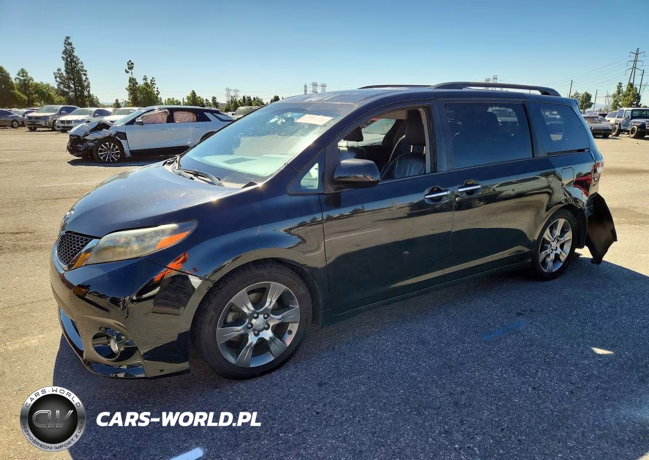 2015 Toyota Sienna Sport
