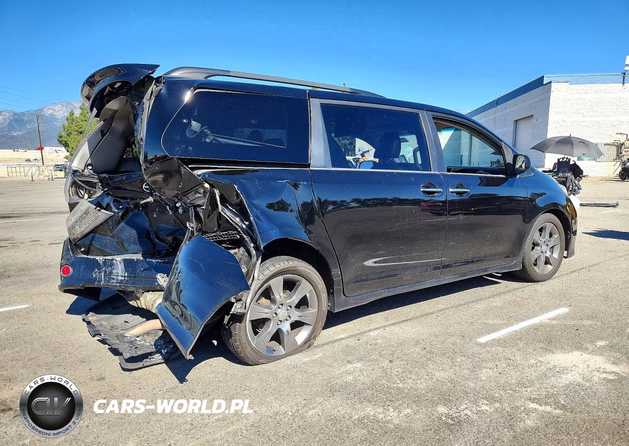 2015 Toyota Sienna Sport VIN:5TDXK3DC3FS654592 - 3