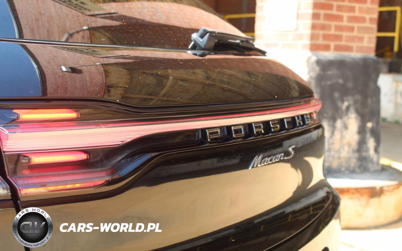 2017 Porsche Macan S VIN:WP1AB2A55HLB10068 - 14