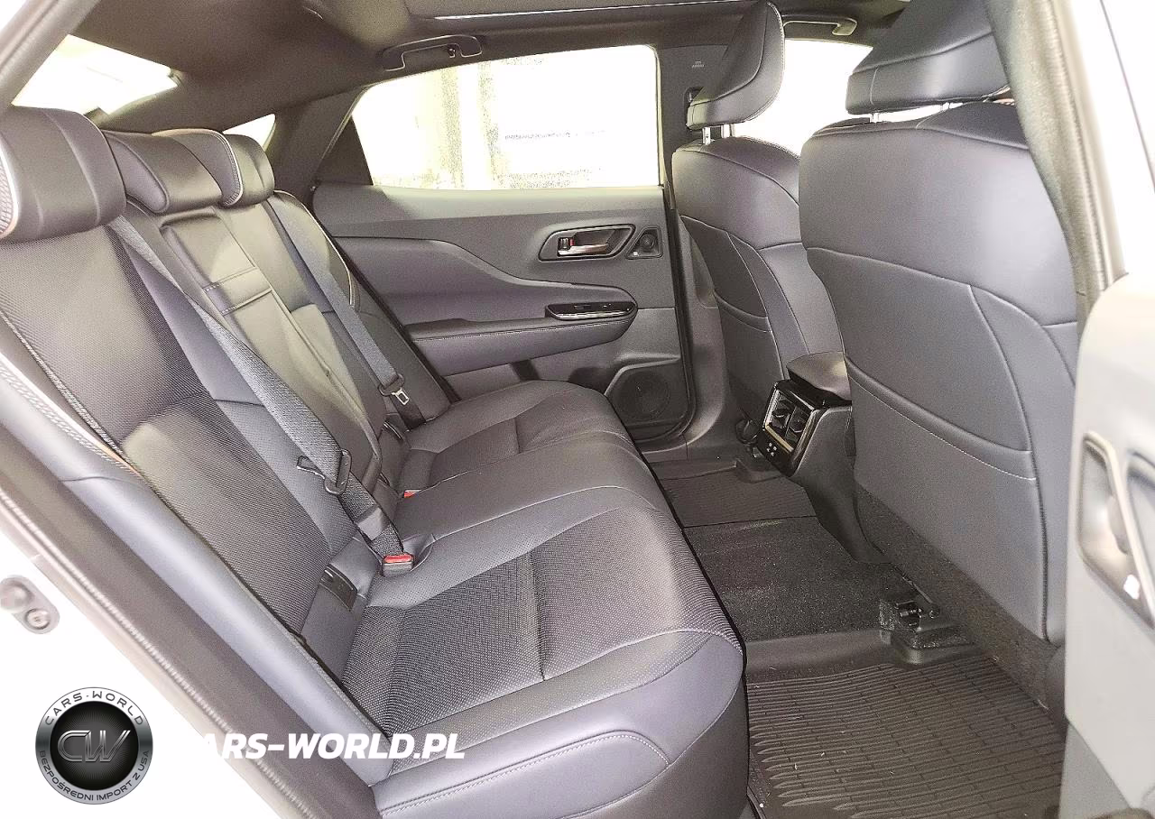 2026 Toyota Crown Limited VIN:JTDAAAAF8T3052103 - 11