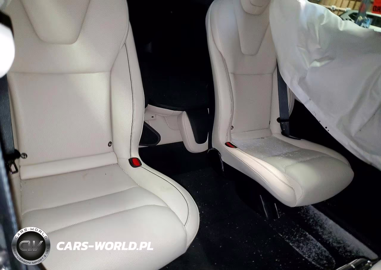 2025 Tesla Model X VIN:7SAXCBE66SF468224 - 11