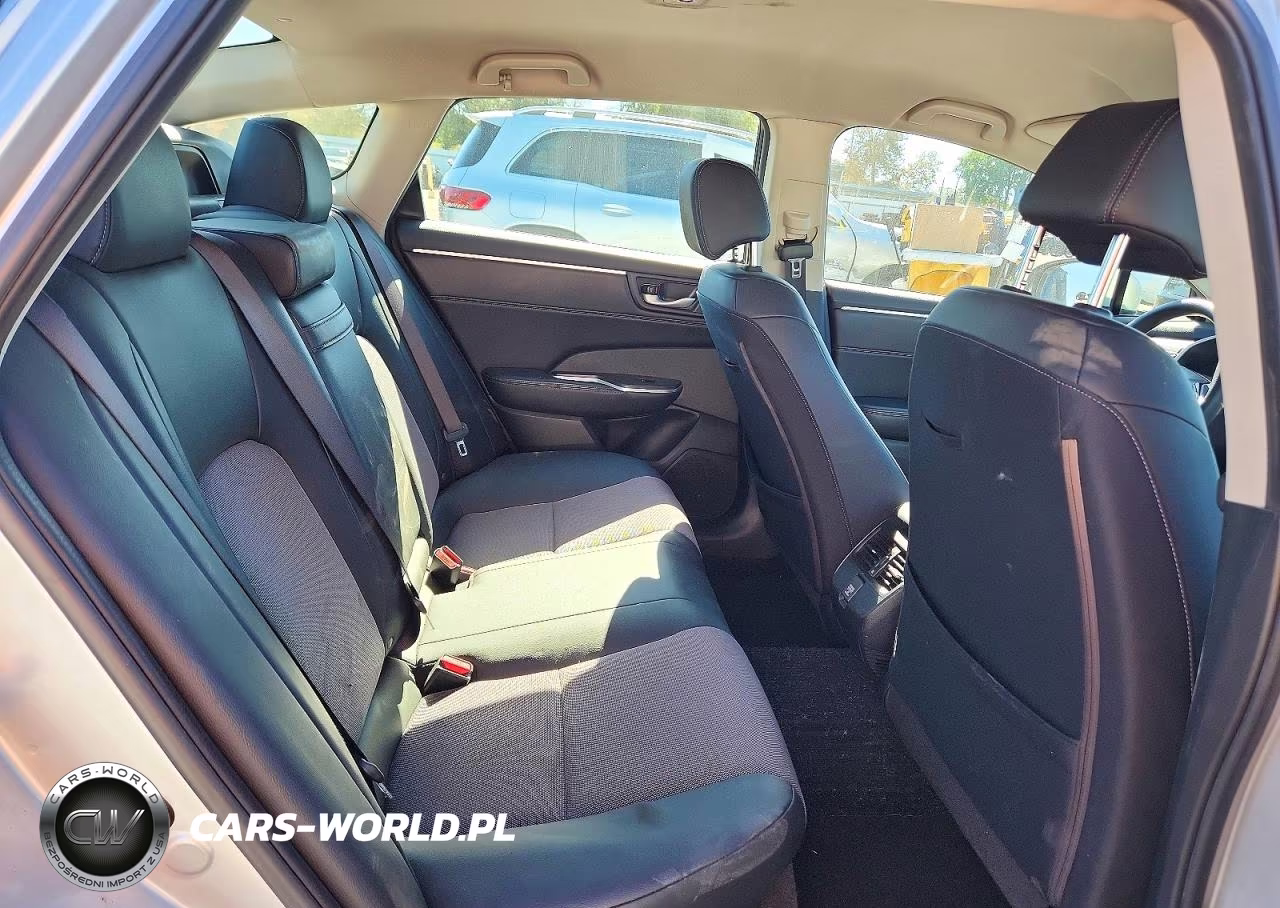 2018 Honda Clarity VIN:JHMZC5F11JC024091 - 10