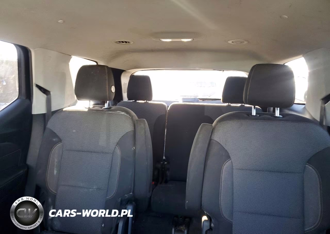 2018 Chevrolet Traverse VIN:1GNERGKW3JJ105253 - 10