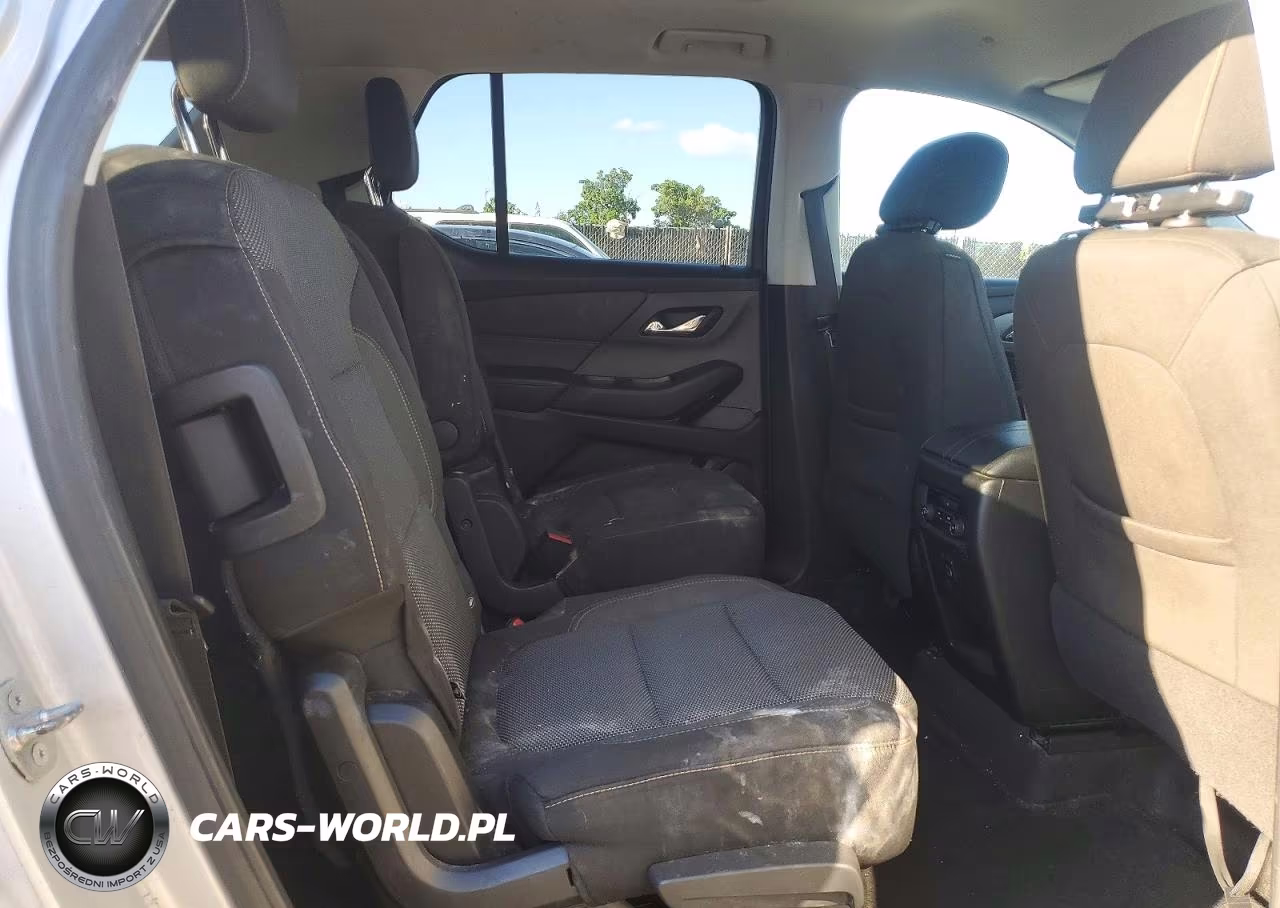 2018 Chevrolet Traverse VIN:1GNERGKW3JJ105253 - 11