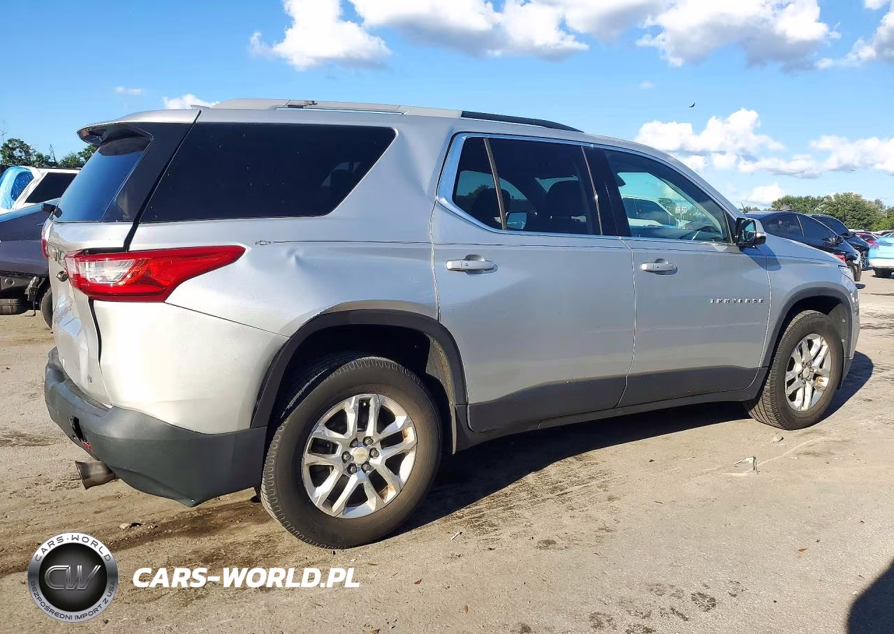 2018 Chevrolet Traverse VIN:1GNERGKW3JJ105253 - 3