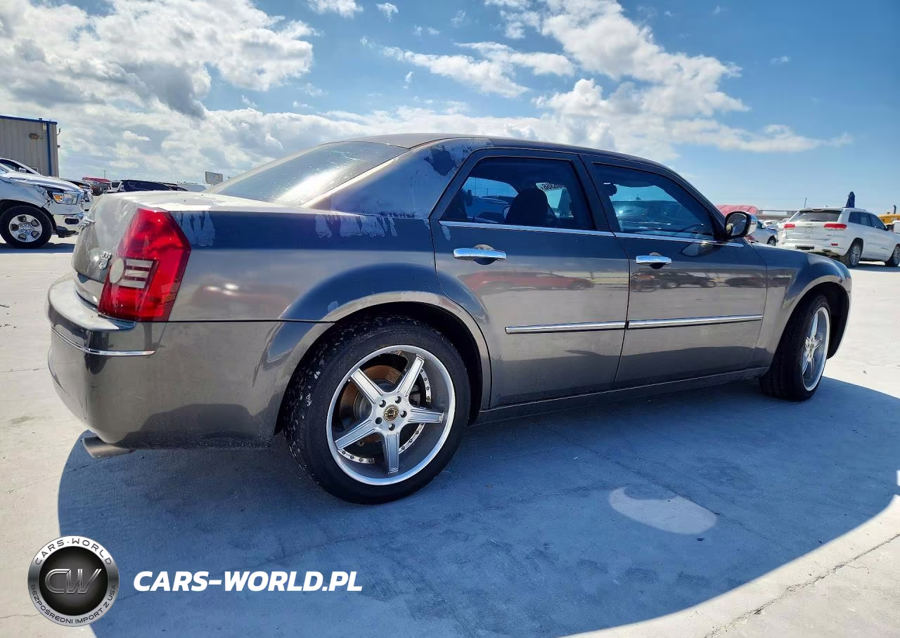 2010 Chrysler 300 Touring VIN:2C3CA4CD6AH211298 - 3