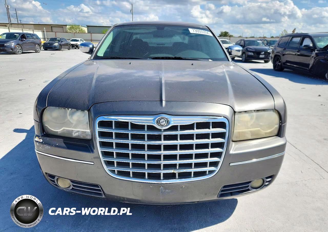 2010 Chrysler 300 Touring VIN:2C3CA4CD6AH211298 - 5