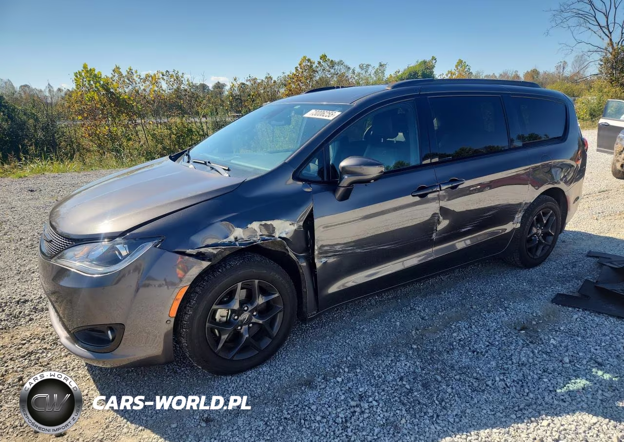 2020 Chrysler Pacifica Touring L VIN:2C4RC1BG0LR235765 - 1