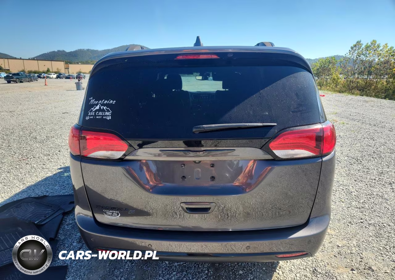 2020 Chrysler Pacifica Touring L VIN:2C4RC1BG0LR235765 - 6