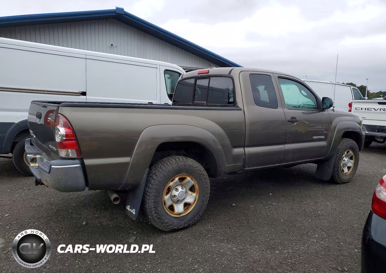 2015 Toyota Tacoma V6 VIN:5TFUU4EN4FX110244 - 3