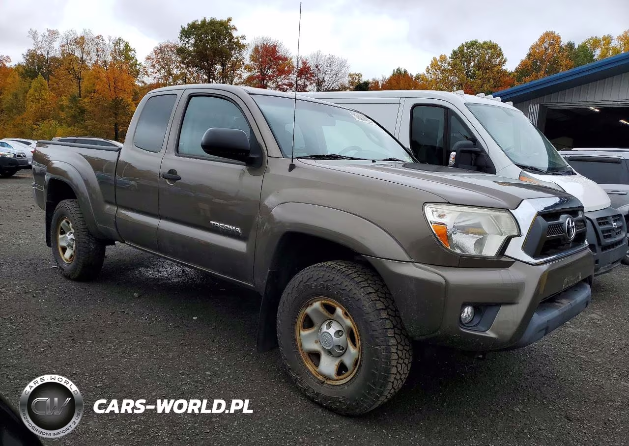 2015 Toyota Tacoma V6 VIN:5TFUU4EN4FX110244 - 4