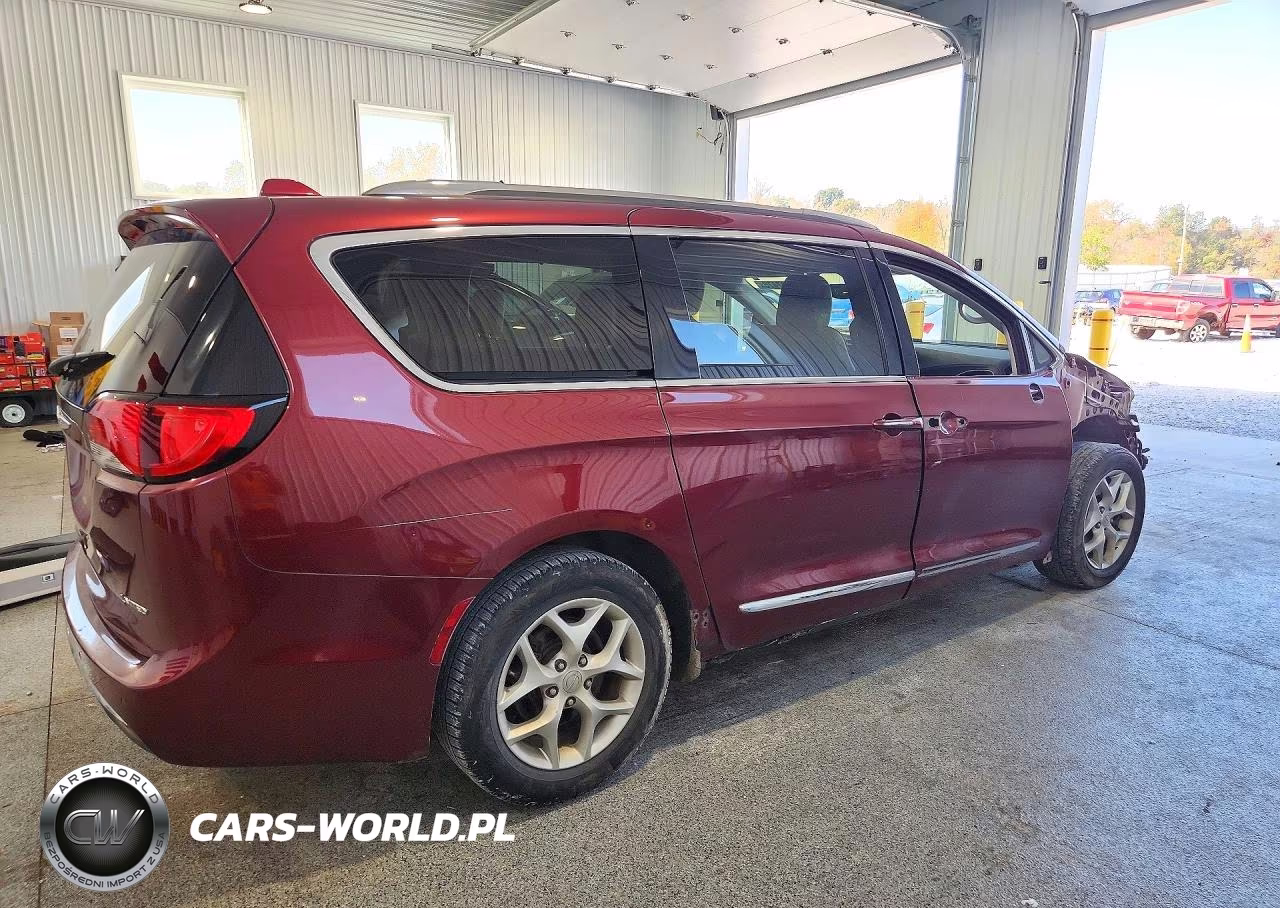 2019 Chrysler Pacifica Limited VIN:2C4RC1GG4KR721941 - 3