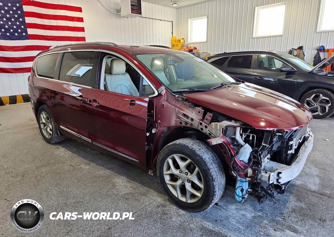 2019 Chrysler Pacifica Limited VIN:2C4RC1GG4KR721941 - 4