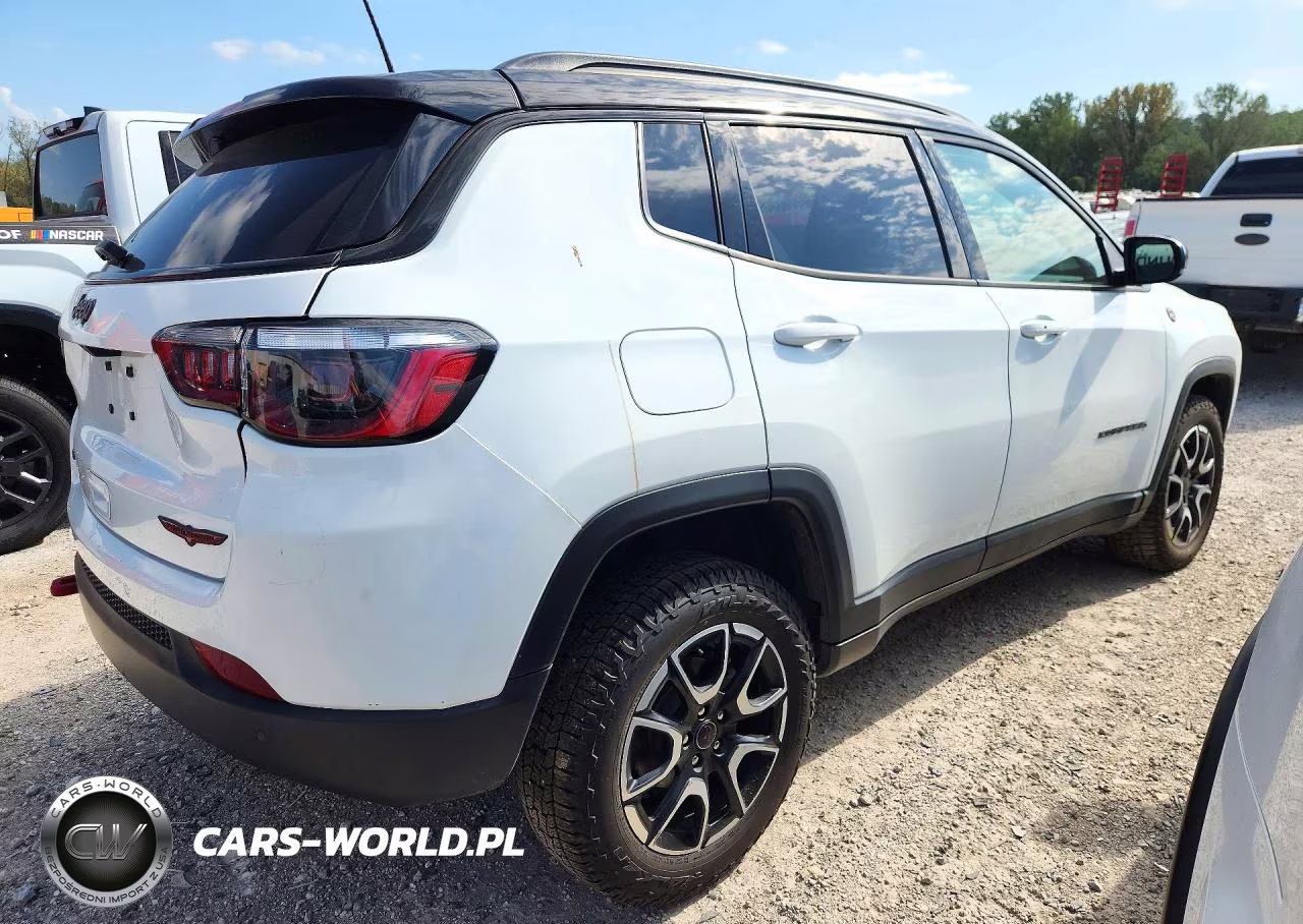 2025 Jeep Compass Trailhawk VIN:3C4NJDDN8ST543716 - 3