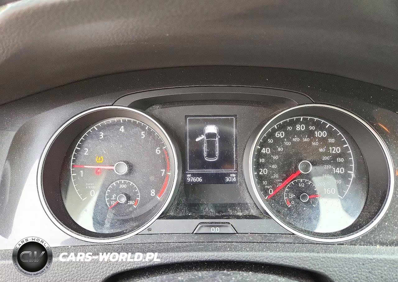 2018 Volkswagen Golf Sportwagen S VIN:3VWD17AU3JM766860 - 9
