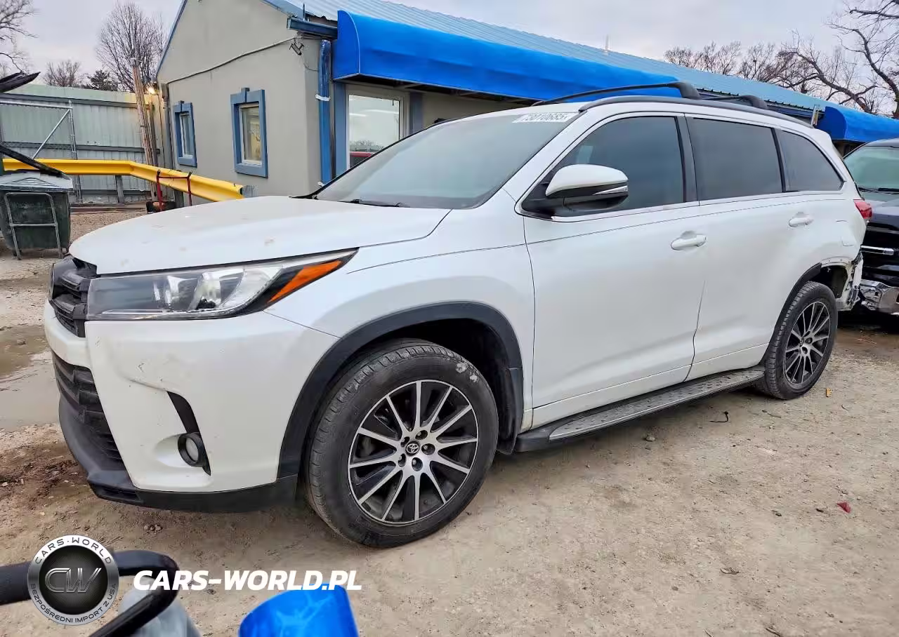 2017 Toyota Highlander Se