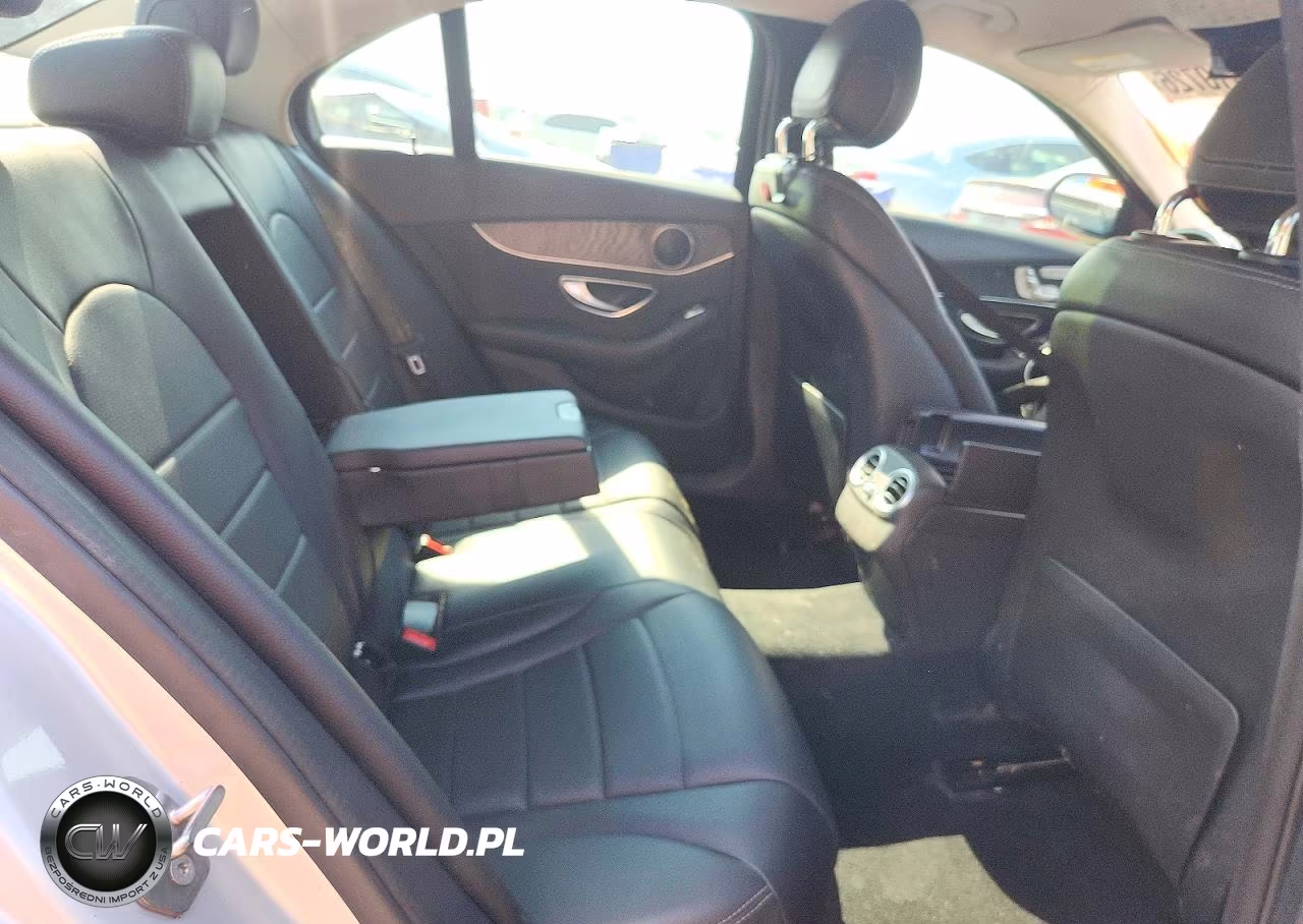 2016 Mercedes-Benz C 300 VIN:55SWF4JB8GU178619 - 10