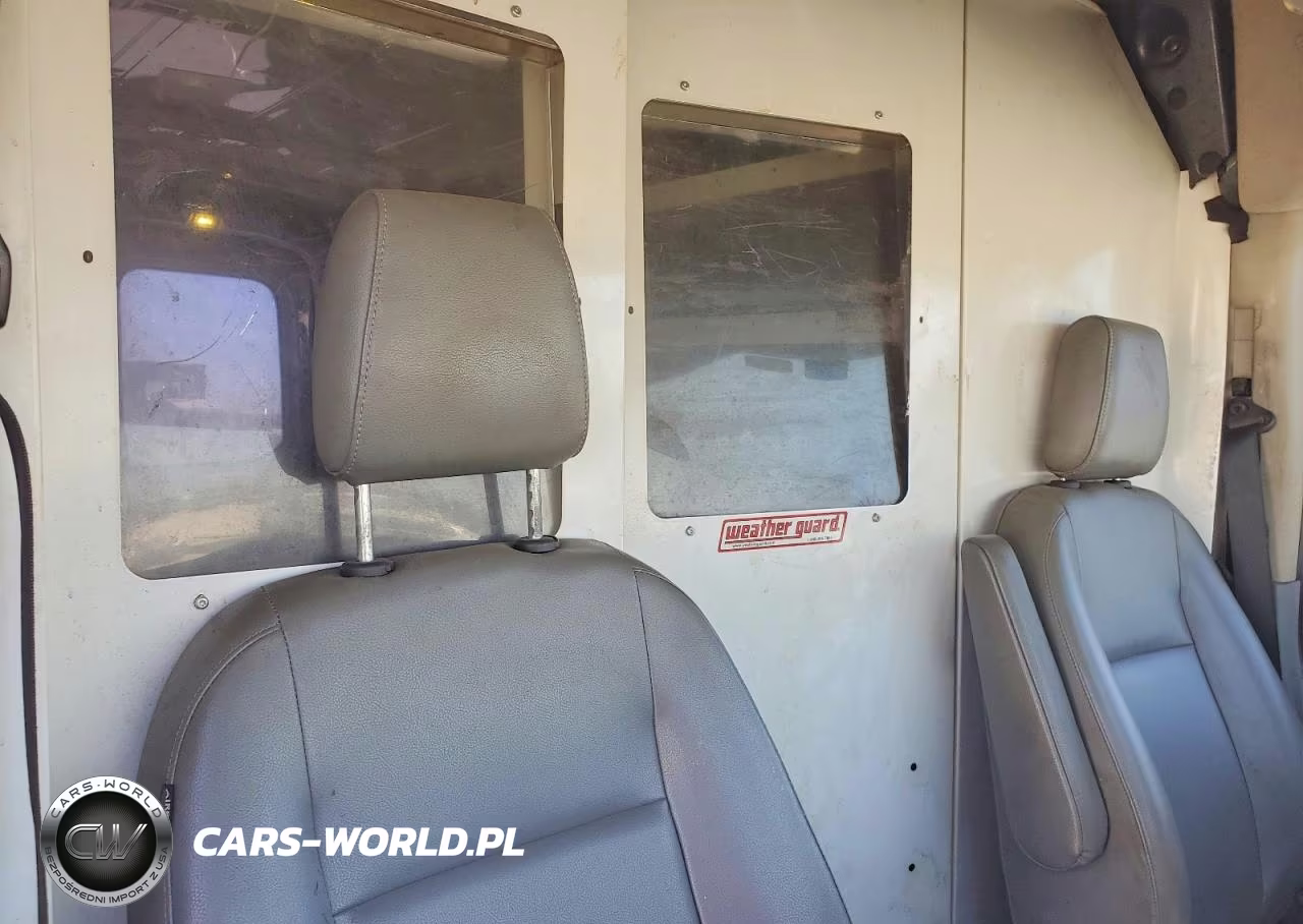 2018 Ford Transit T-350 Delivery Van VIN:1FTBW2CG2JKA13446 - 11