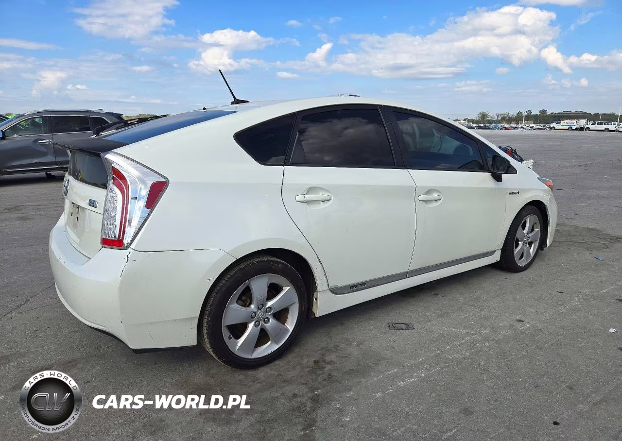 2014 Toyota Prius Five VIN:JTDKN3DU0E1838393 - 3