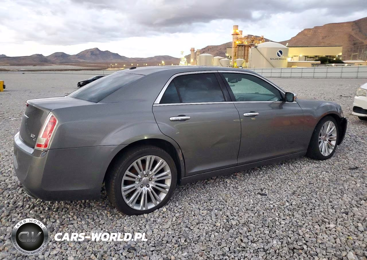 2012 Chrysler 300C VIN:2C3CCAET0CH147159 - 3