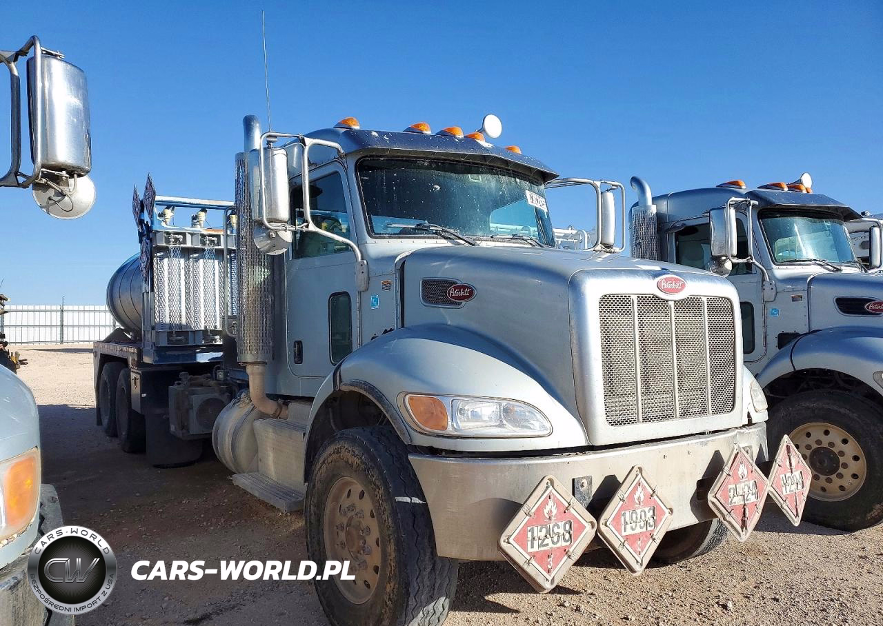 2015 Peterbilt 348 Fuel Truck