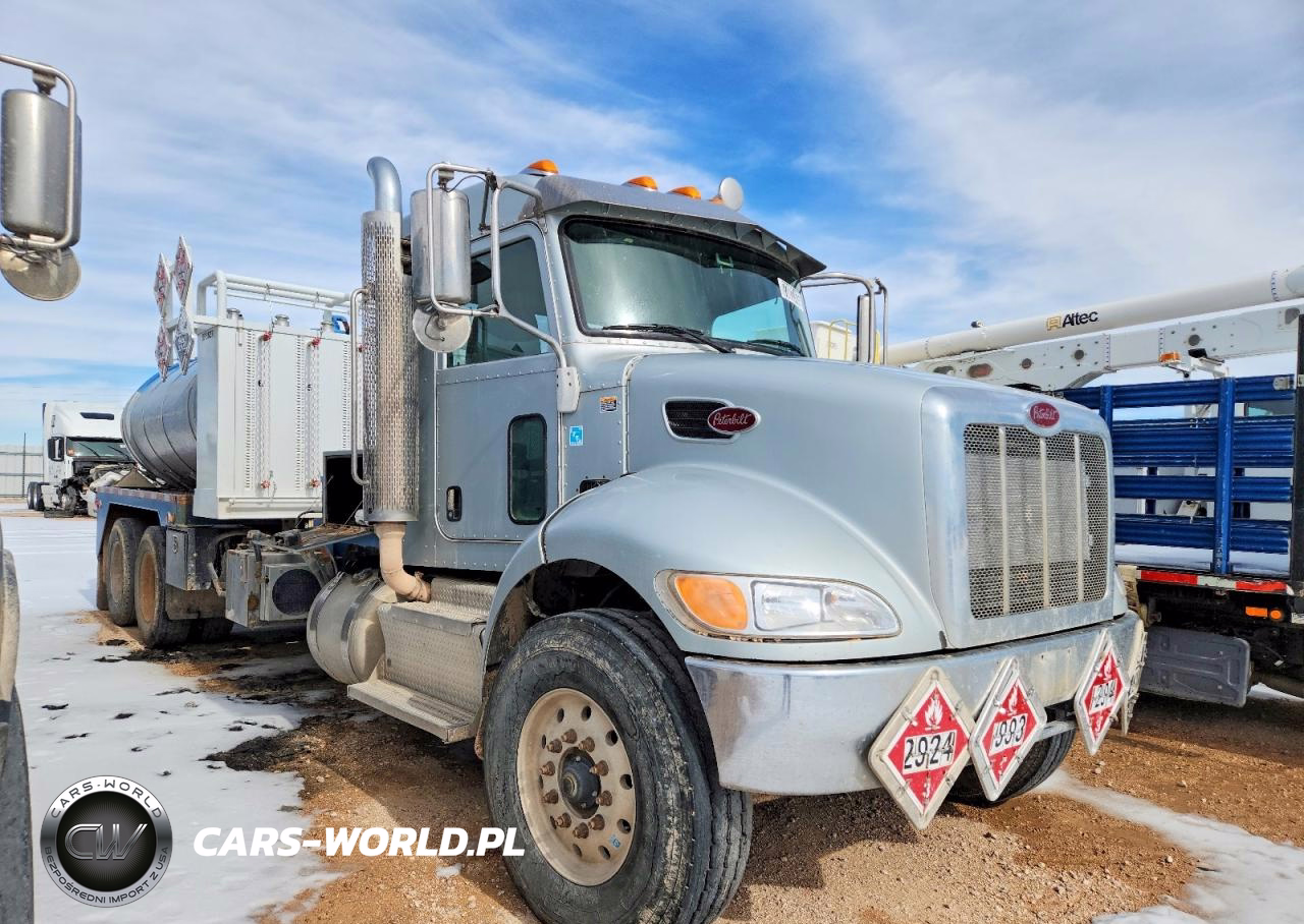 2015 Peterbilt 348 Fuel Truck