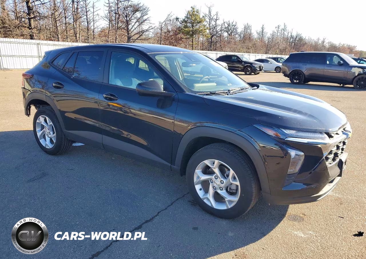 2025 Chevrolet Trax Ls VIN:KL77LFEP0SC115386 - 4