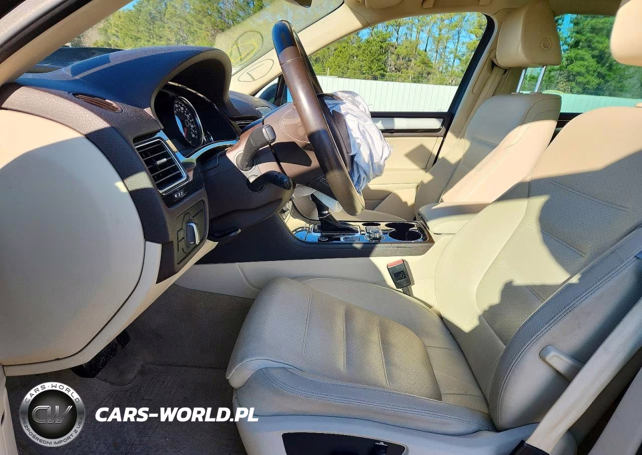 2017 Volkswagen Touareg Sport VIN:WVGEF7BP2HD006874 - 7