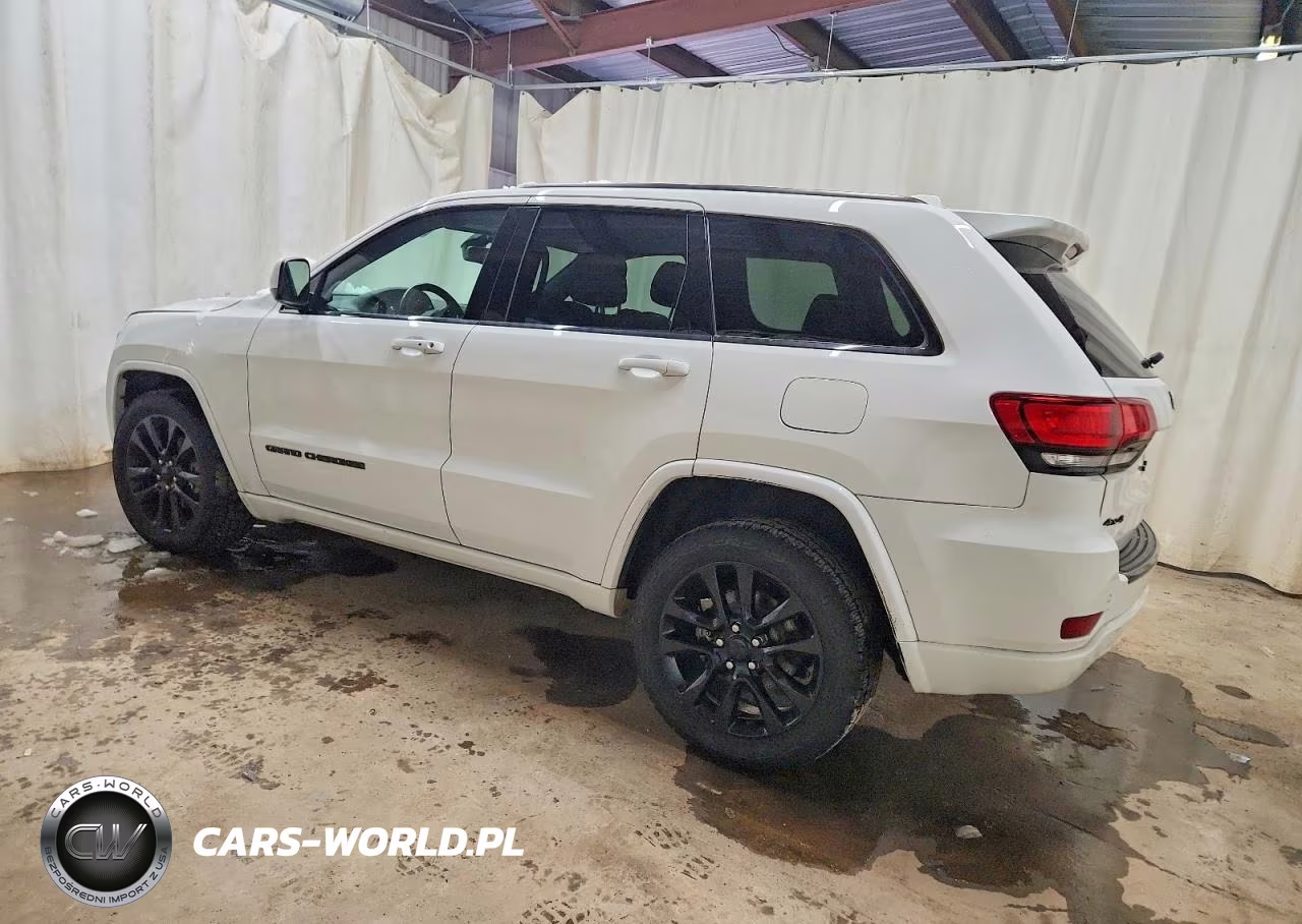 2018 Jeep Grand Cherokee Laredo VIN:1C4RJFAG0JC351350 - 2