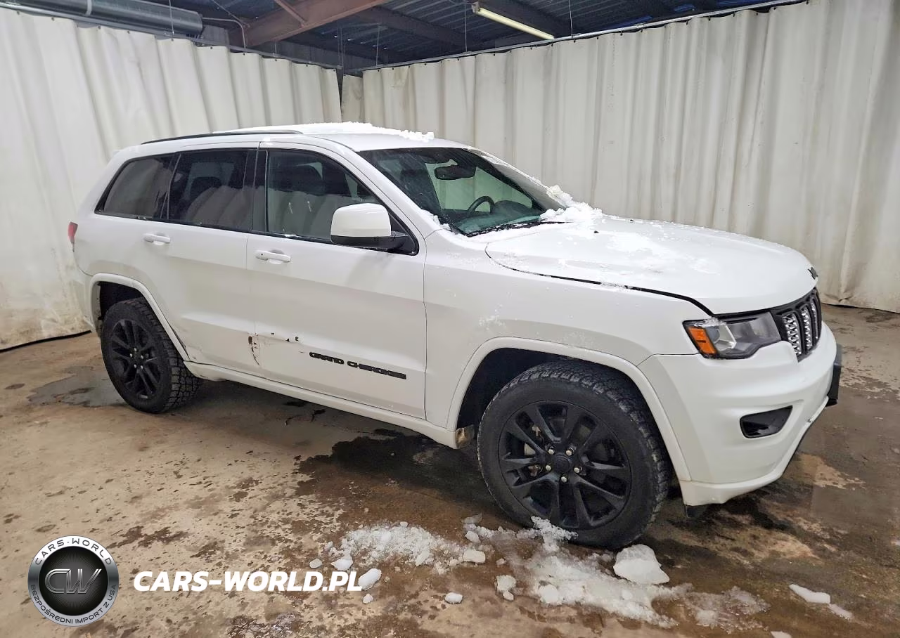 2018 Jeep Grand Cherokee Laredo VIN:1C4RJFAG0JC351350 - 4