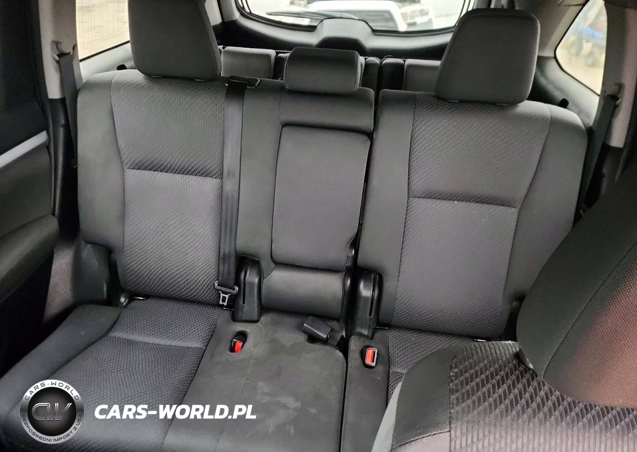 2019 Toyota Highlander Le VIN:5TDBZRFH2KS980752 - 10