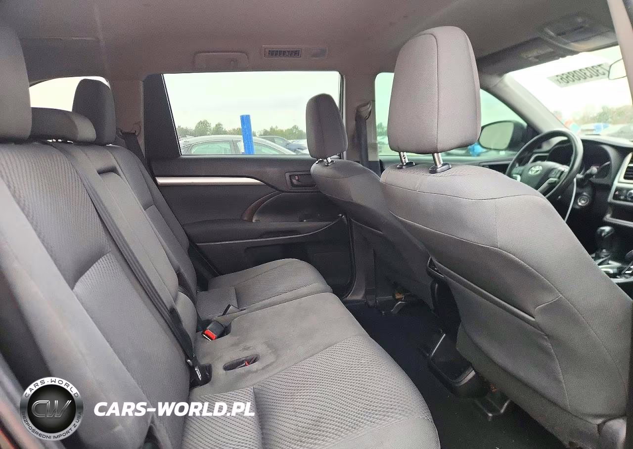 2019 Toyota Highlander Le VIN:5TDBZRFH2KS980752 - 11