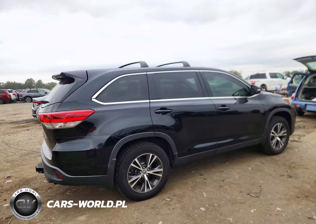 2019 Toyota Highlander Le VIN:5TDBZRFH2KS980752 - 3