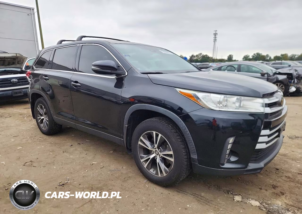 2019 Toyota Highlander Le VIN:5TDBZRFH2KS980752 - 4