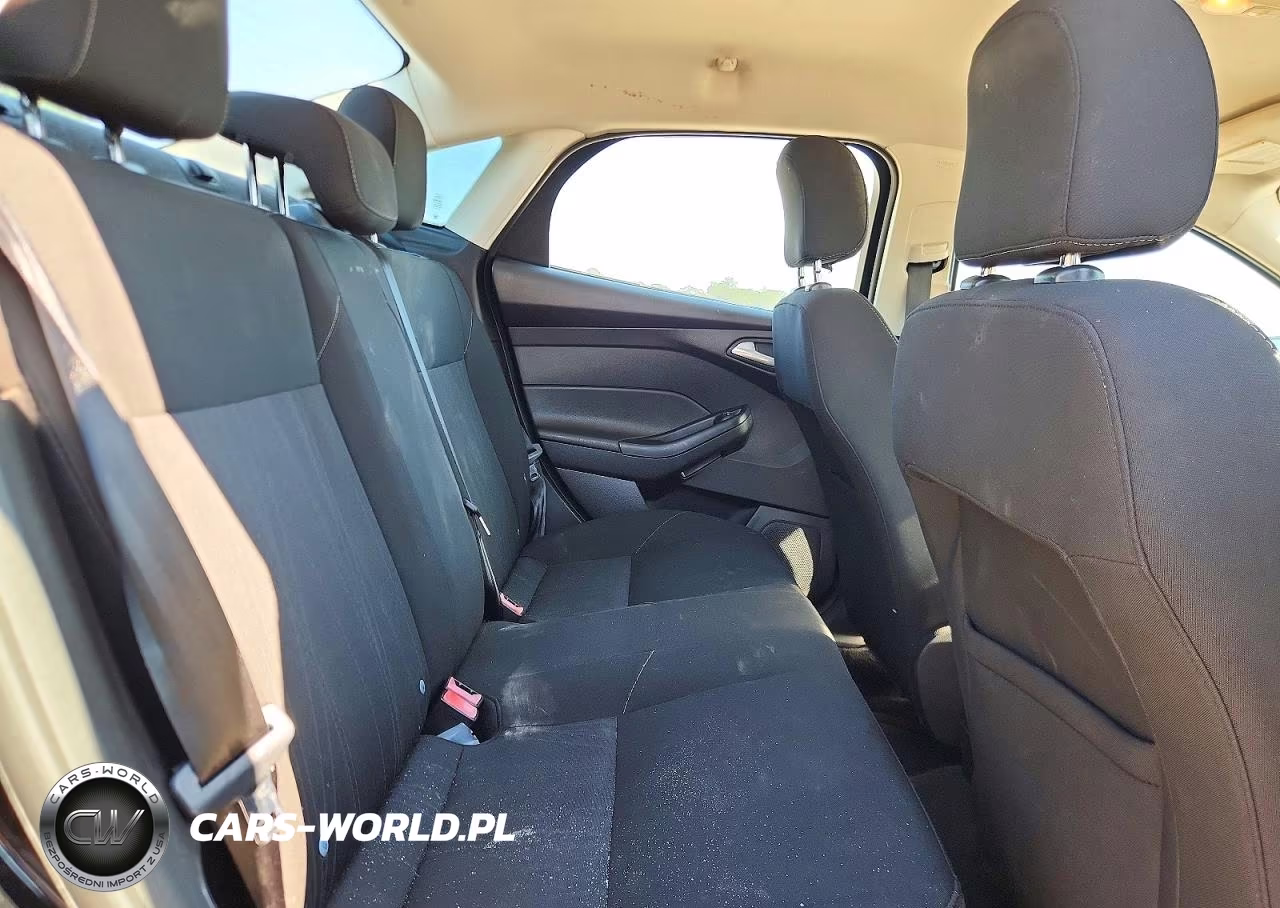 2017 Ford Focus Se VIN:1FADP3FEXHL256597 - 10