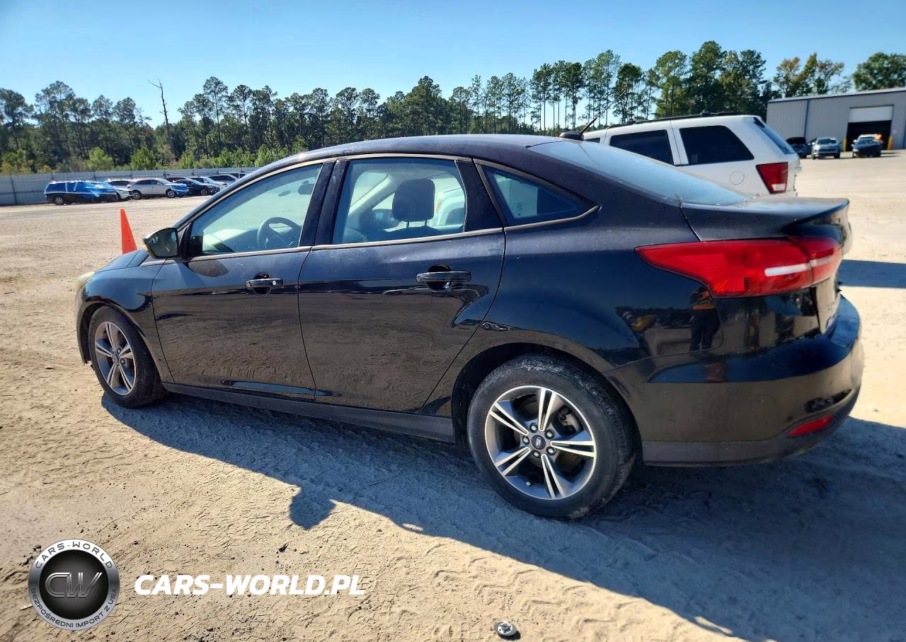 2017 Ford Focus Se VIN:1FADP3FEXHL256597 - 2
