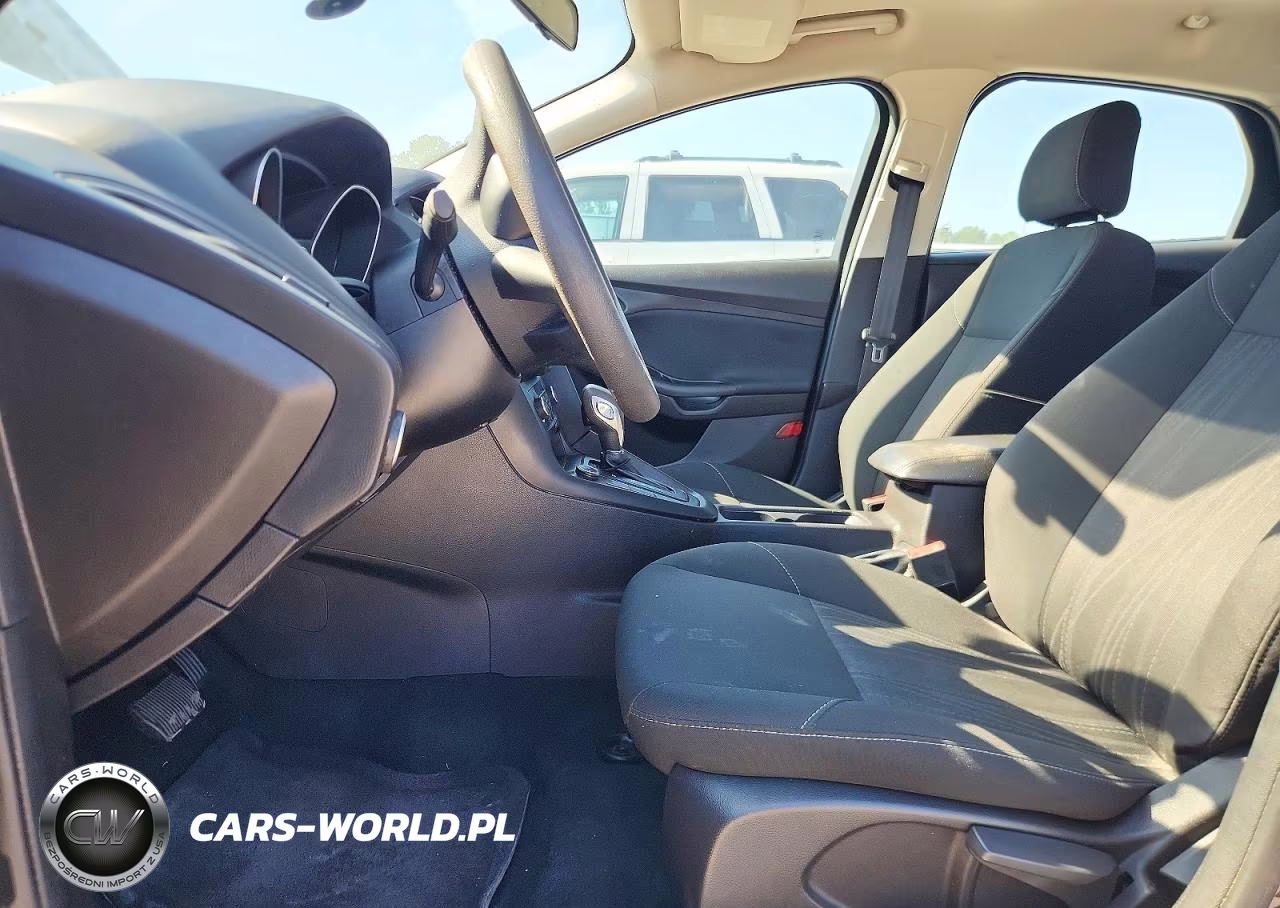 2017 Ford Focus Se VIN:1FADP3FEXHL256597 - 7