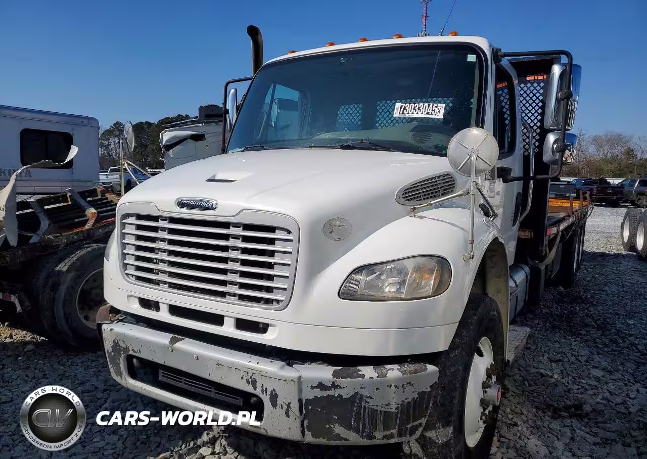 2016 Freightliner Business Class M2 Flatbed Truck
