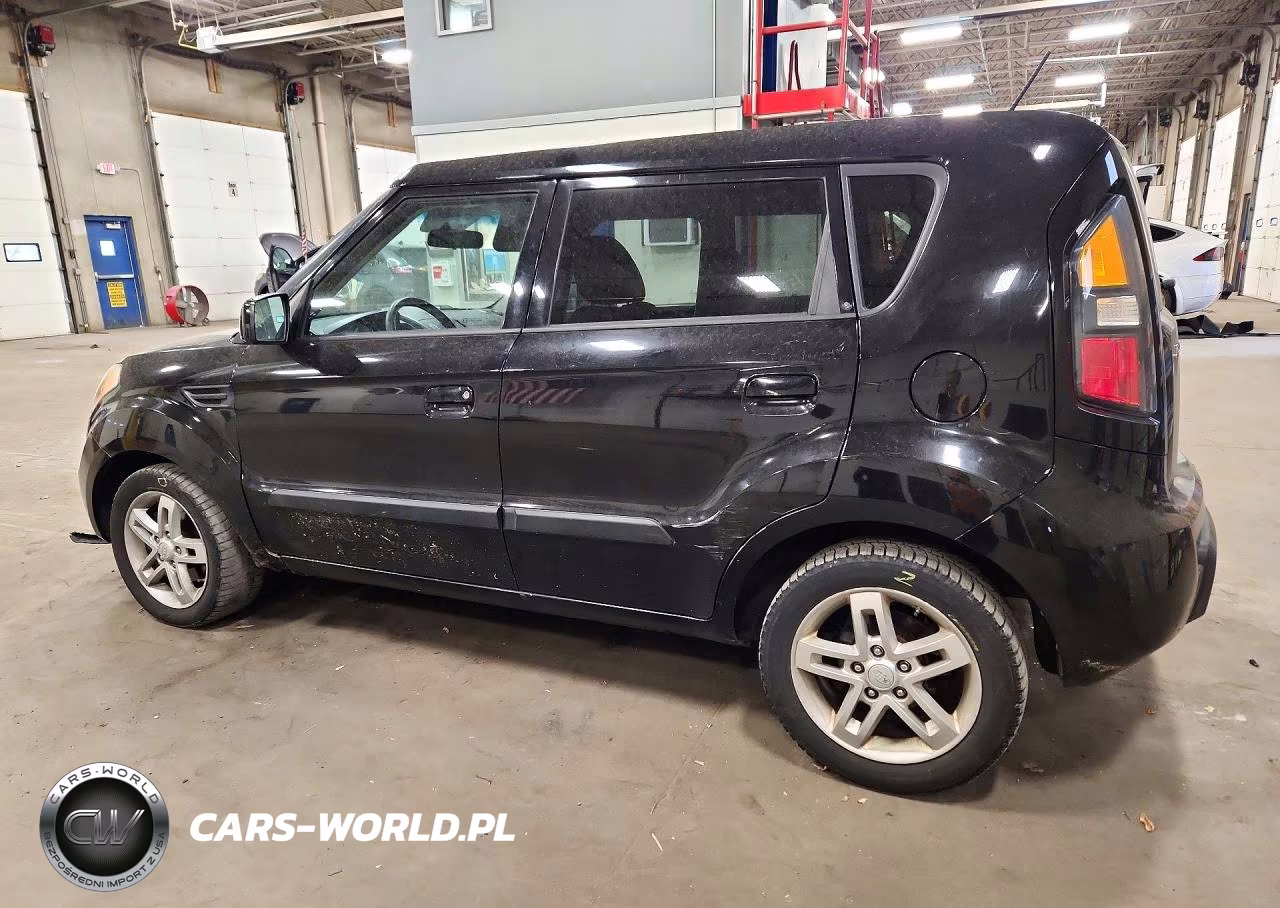 2010 Kia Soul + VIN:KNDJT2A26A7060817 - 2