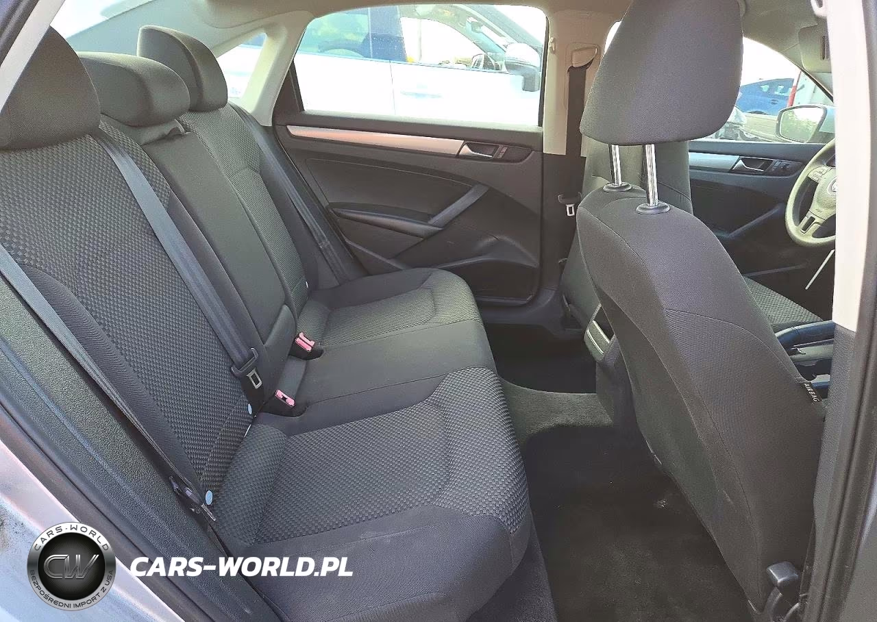 2013 Volkswagen Passat S VIN:1VWAP7A3XDC056689 - 10