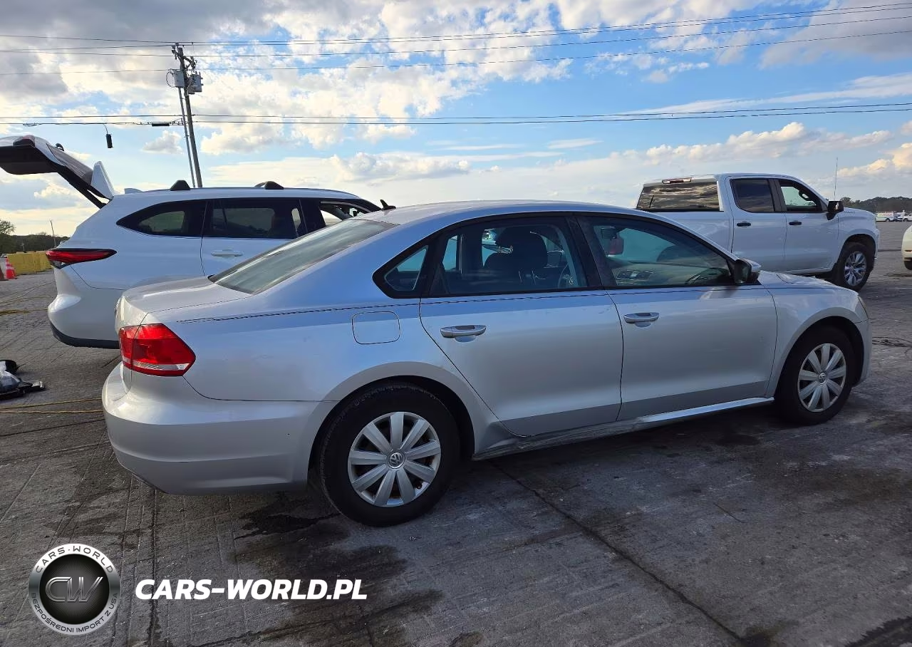 2013 Volkswagen Passat S VIN:1VWAP7A3XDC056689 - 3