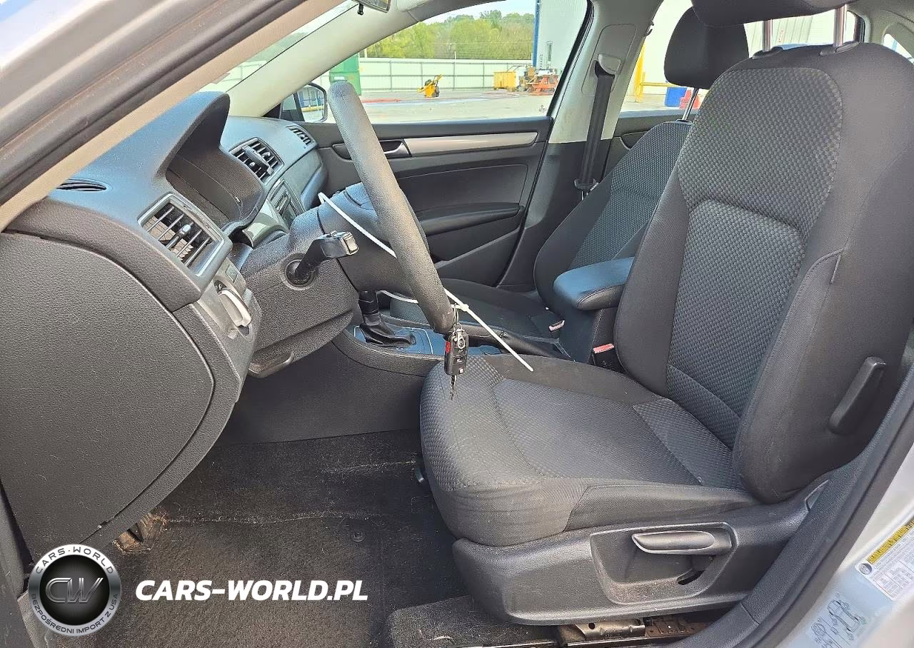 2013 Volkswagen Passat S VIN:1VWAP7A3XDC056689 - 7