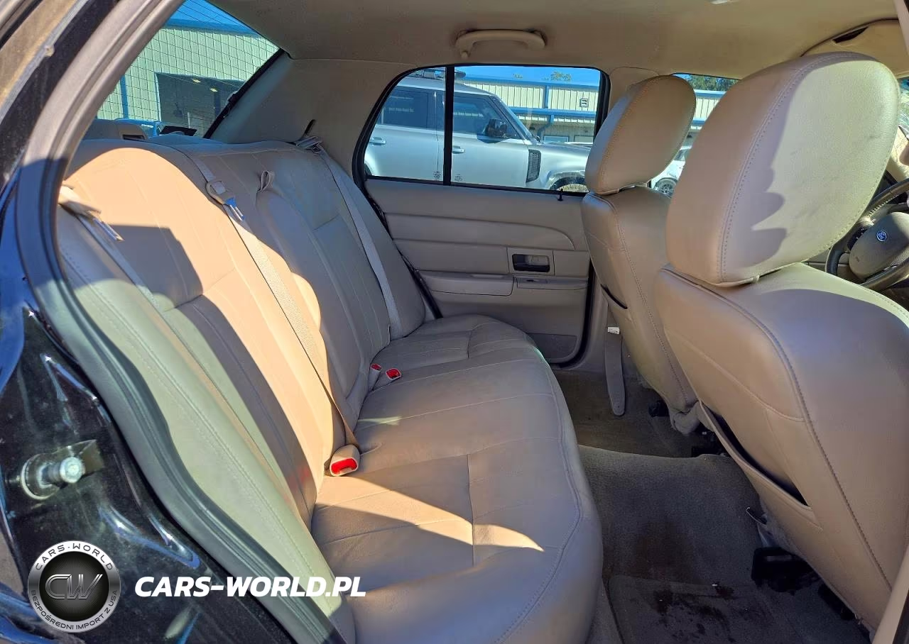 2011 Ford Crown Victoria Lx VIN:2FABP7EV3BX153726 - 10