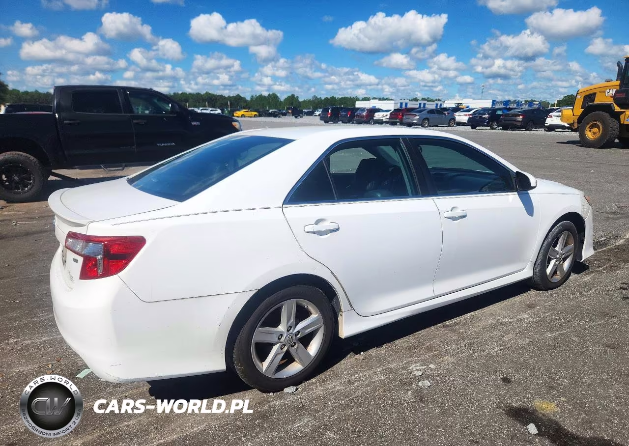 2014 Toyota Camry Se VIN:4T1BF1FK7EU799986 - 3