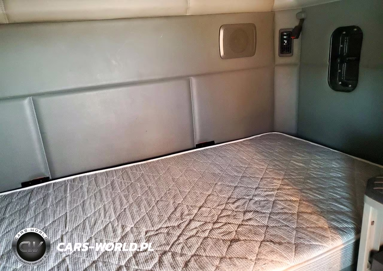 2016 Kenworth Construction T680 VIN:1XKYA49X8GJ474956 - 10