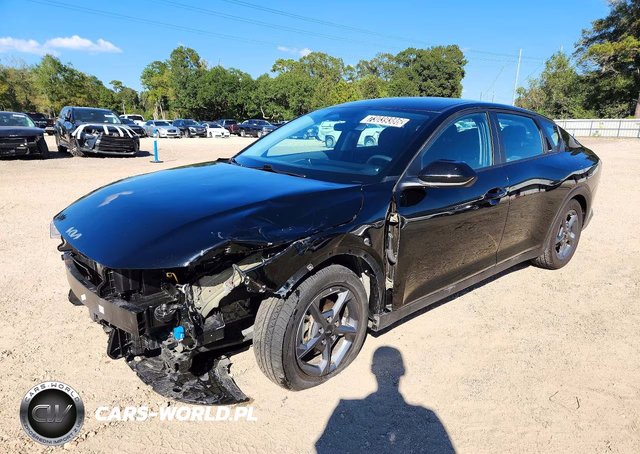 2025 Kia K4 Lxs VIN:3KPFT4DEXSE135897 - 1