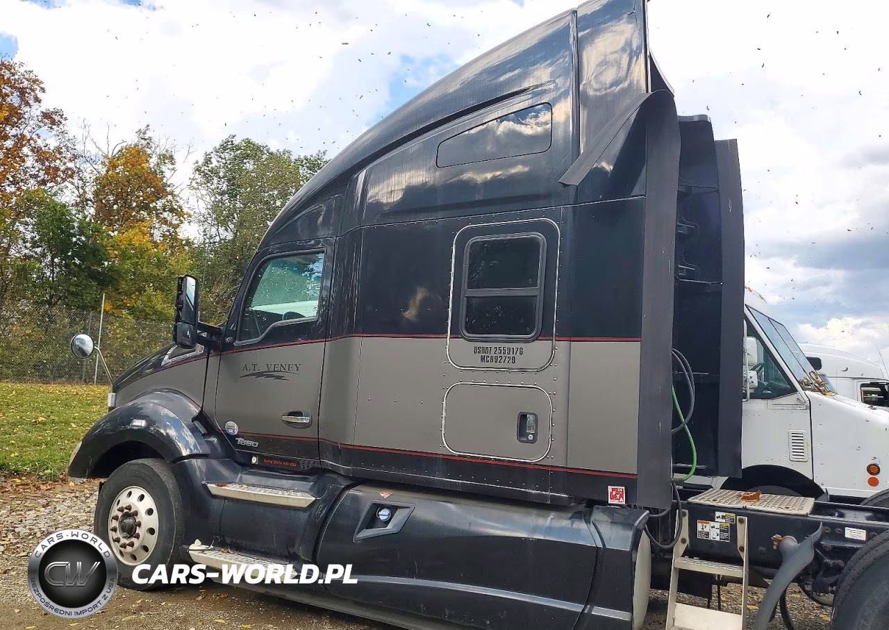 2016 Kenworth T680 Semi Truck VIN:1XKYD49X5GJ463937 - 14