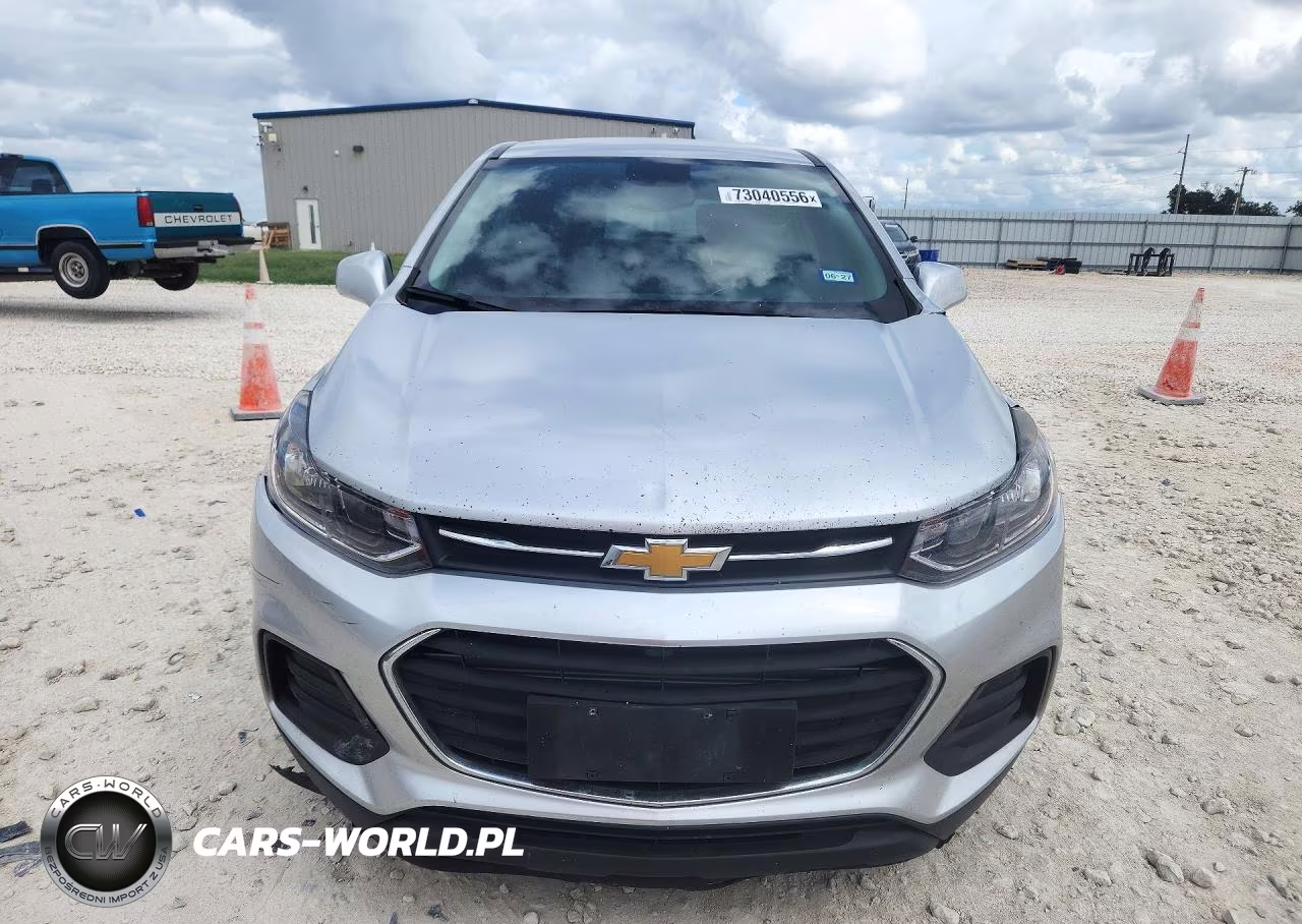 2018 Chevrolet Trax Ls VIN:3GNCJKSBXJL410126 - 5