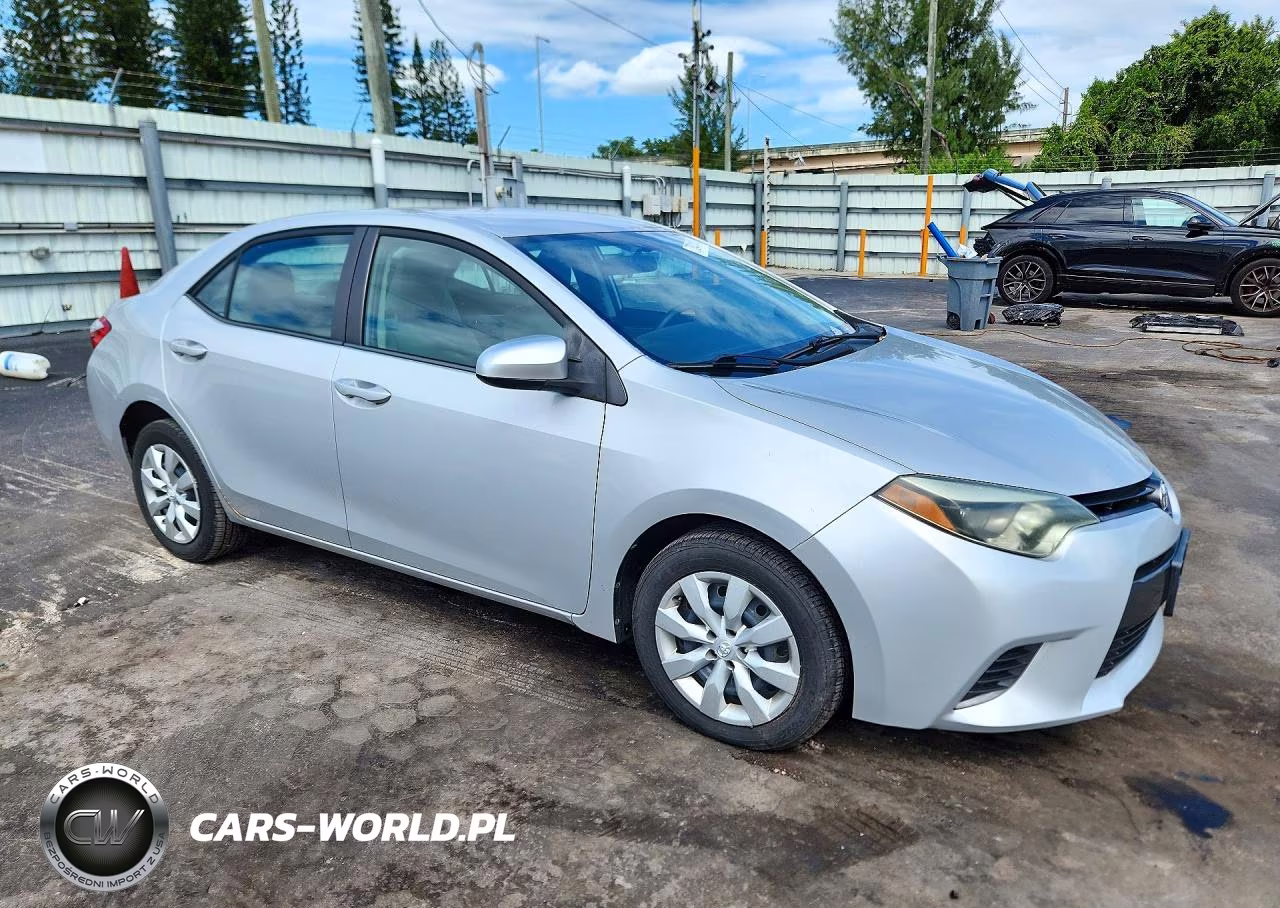 2015 Toyota Corolla Le VIN:2T1BURHE2FC255362 - 4