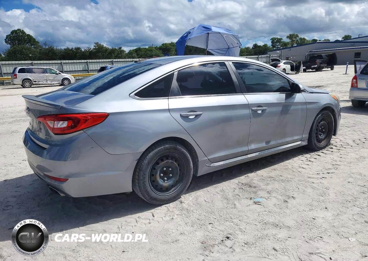 2016 Hyundai Sonata Sport VIN:5NPE34AF7GH374352 - 3